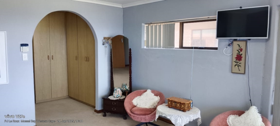 To Let 5 Bedroom Property for Rent in Dana Bay Western Cape